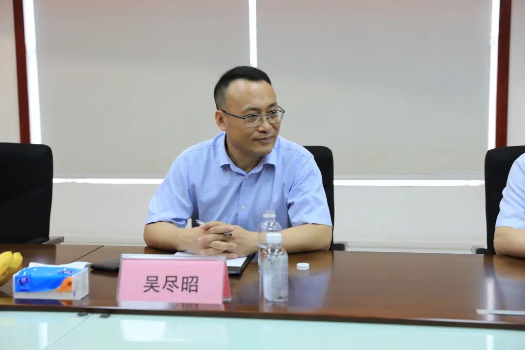 桂林航天工业学院校长吴尽昭吴尽昭校长参观调研海威科技cnas实验室